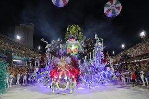 Foto: 1 de 1 Imagem colorida do desfile da Viradouro no Carnaval 2026 - Metrópol