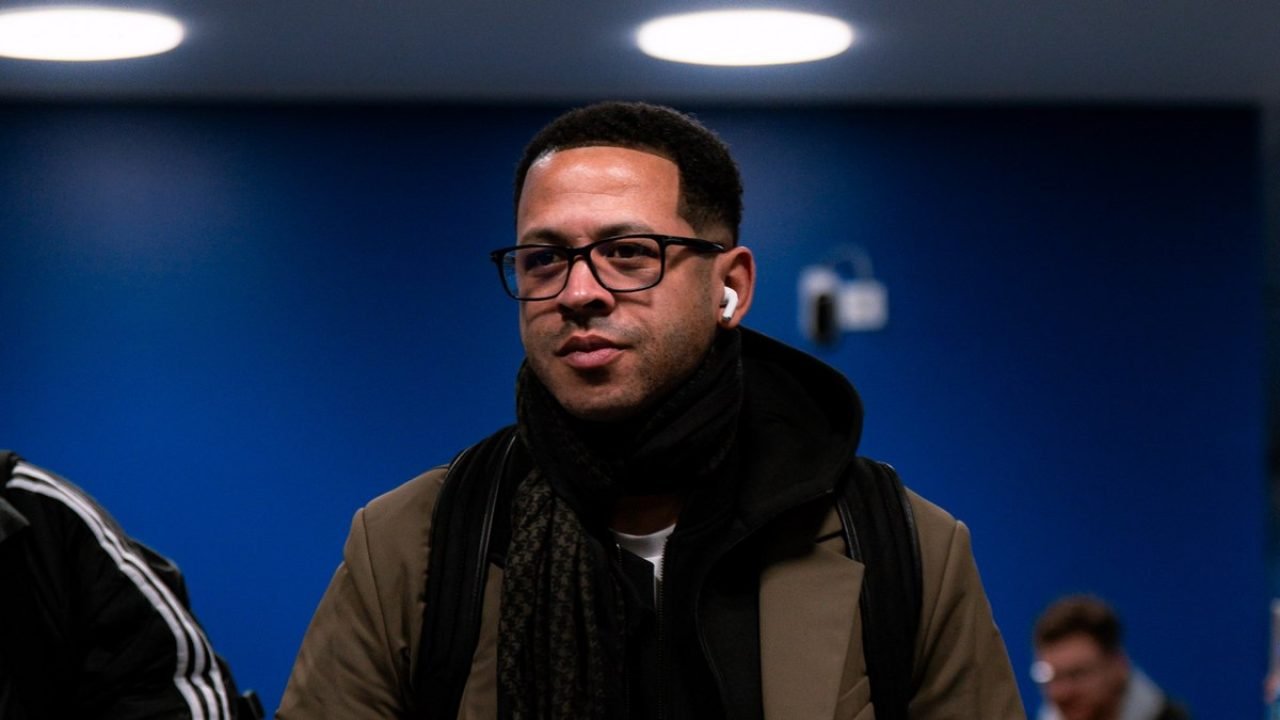 Foto: Reprodução / @RCSA_EnglishLiam Rosenior é o técnico do Strasbourg