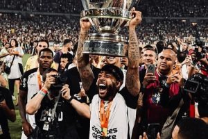 Memphis Depay marcou o segundo gol do Corinthians contra o Vasco — Foto: Reprodu