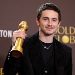 Foto: 1 de 1 imagem colorida de Timothée Chalamet, vencedor do prêmio de Melhor