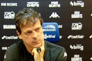 Fernando Diniz em entrevista coletiva — Foto: REPRODUÇÃO/VASCO TVFernando Diniz