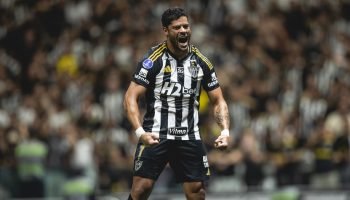 Hulk comemora gol que confirmou classificação do Atlético-MG — Foto: Pedro Souza