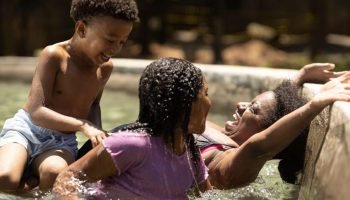 Foto colorida do filme A Melhor Mãe do Mundo - Metrópoles — Foto: 1 de 1 Foto co
