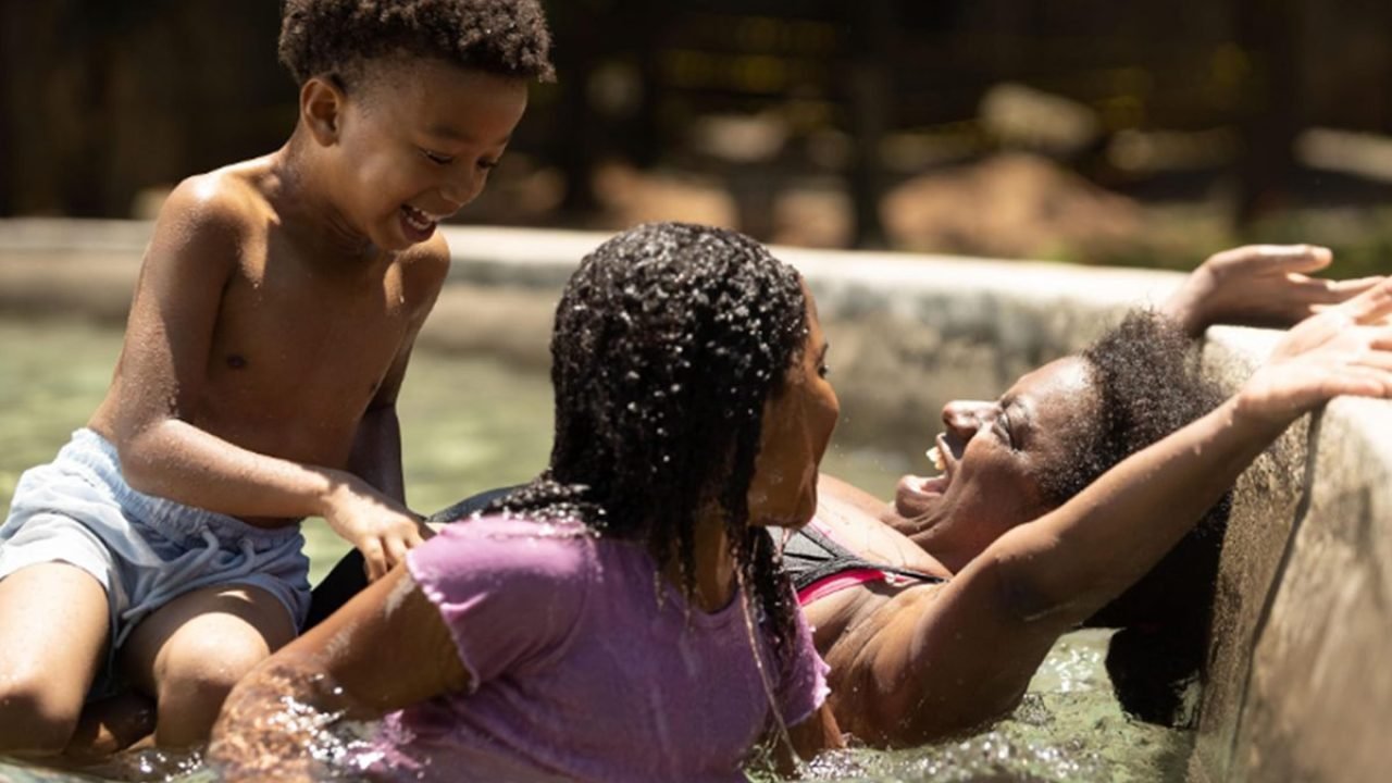 Foto colorida do filme A Melhor Mãe do Mundo - Metrópoles — Foto: 1 de 1 Foto co