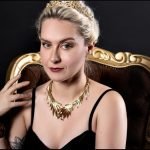 Ana Carla De Carli celebra a mulher na música
