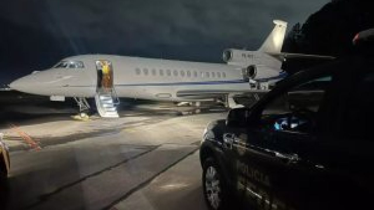 Aviao-Vorcaro-300x181-1