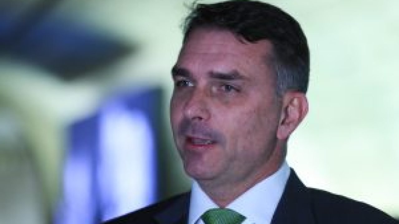 Desfile da Acadêmicos de Niterói — Foto: Crédito da Imagem: [Sugestão de Crédito