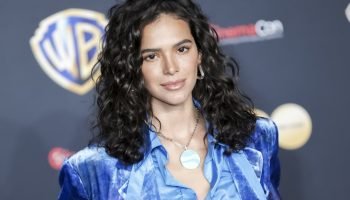 Bruna-Marquezine-Besouro-Azul