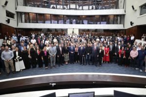 Evento ocorreu na noite desta quinta-feira (23), no Plenário da Assembleia Legis