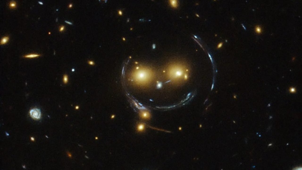 Cluster-sorriso-galaxia.jpg