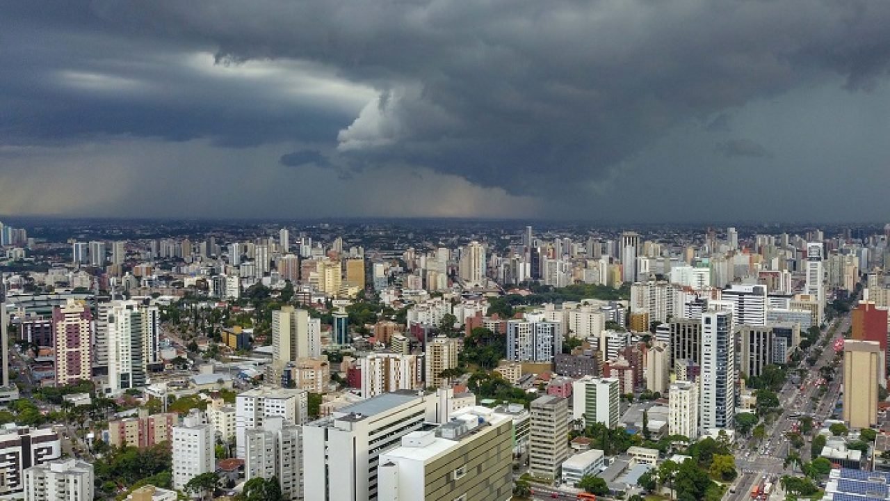 Curitiba-chuva.jpg
