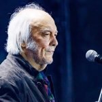 Erasmo Carlos de lado com microfone na frente dele — Foto: 1 de 1 Erasmo Carlos