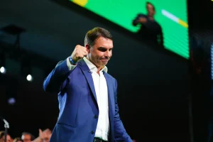 FLAVIO-BOLSONARO-25-07-26-1
