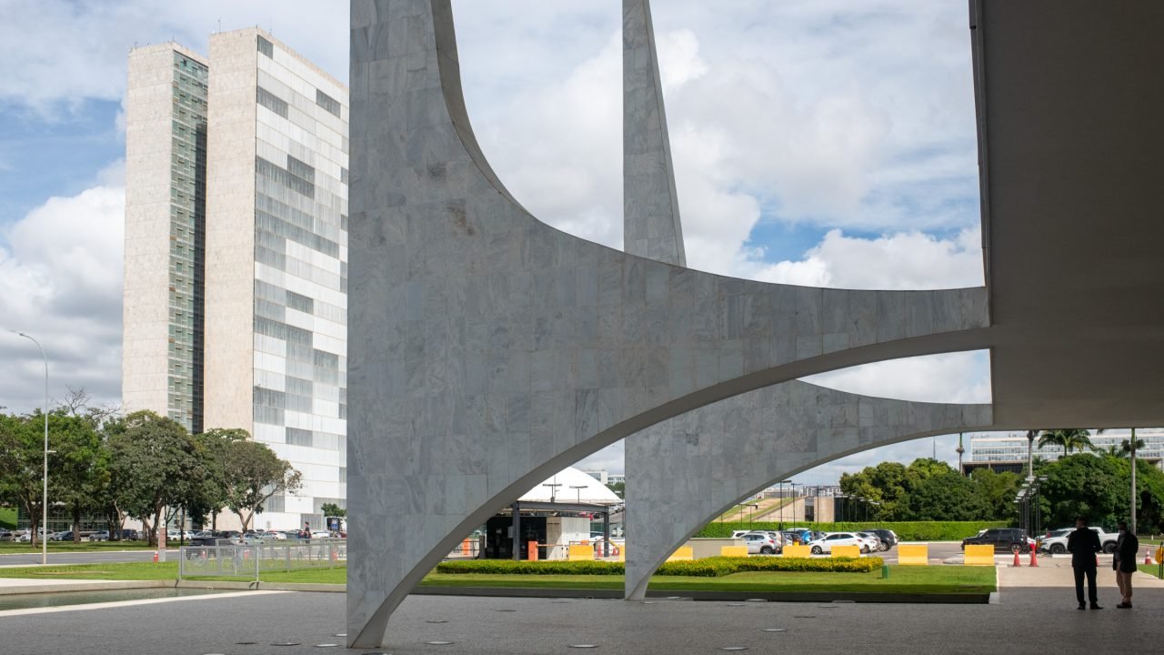 Fachada do Congresso Nacional e Palácio do Planalto deputados e senadores — Foto