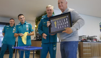 Foto: Felipão visita a Granja Comary a pedido de Carlo Ancelotti e conversa com