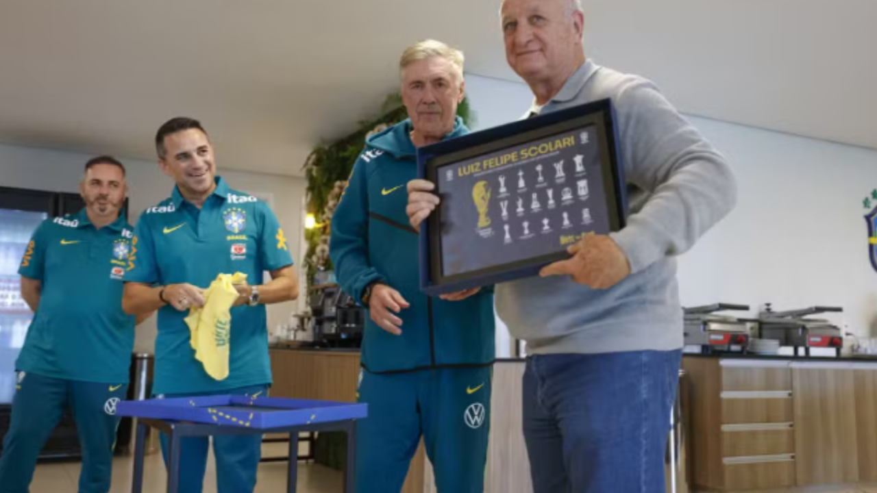 Foto: Felipão visita a Granja Comary a pedido de Carlo Ancelotti e conversa com