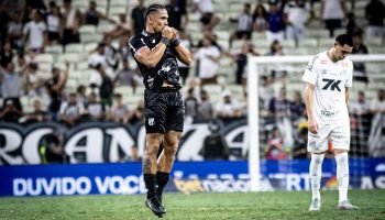 Fernando-Sobral-comemora-gol-ceara