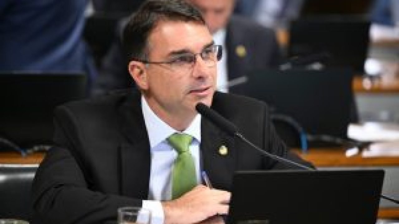 Flavio-Bolsonaro-2-300x202-1