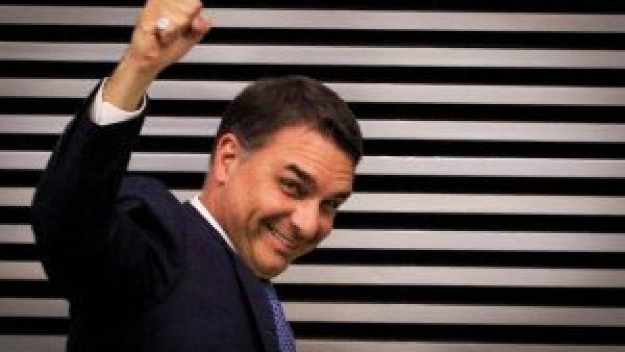 Flavio-Bolsonaro-300x198-1