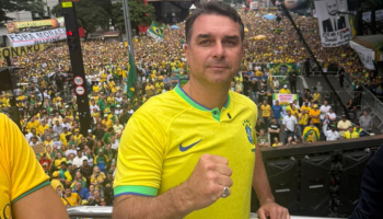 Flavio-Bolsonaro-colete-a-prova-de-balas-1