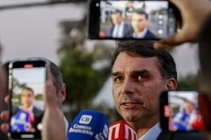 Flavio-bolsonaro-engajamento-300x200-1