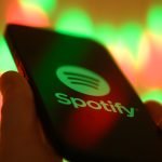 Imagem colorida do logotipo do serviço de streaming de música Spotify vis — Foto