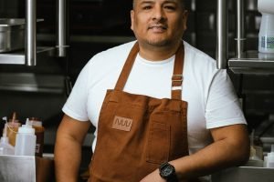Imprensa 10 anos - Chef Carlos Alata - Foto de Nenad Radovanovic