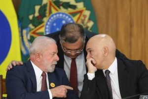 LULA-MORAES-DINO