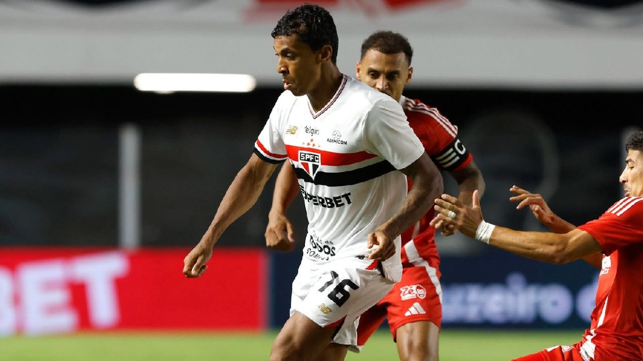 Luiz-Gustavo-Sao-Paulo-x-Internacional
