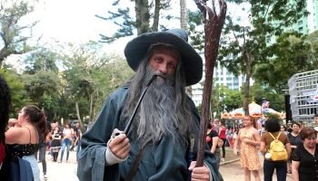 Manoel-Lucas-Javorousk-vestido-de-Gandalf.jpg