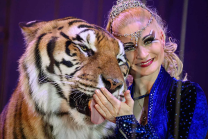 Foto: Carmen Zander, a "Rainha dos Tigres" da Alemanha. Foto: Reprodução