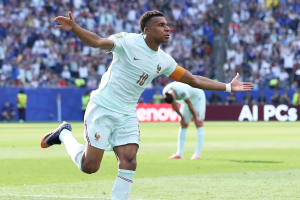 Mbappe-lidera-a-vitoria-da-Franca-sobre-Marrocos-e-coloca-os-Bleus-na-semifinal