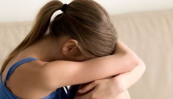 Menina-denuncia-padrasto-bilhete-Imagem-Ilustrativa-Pixabay