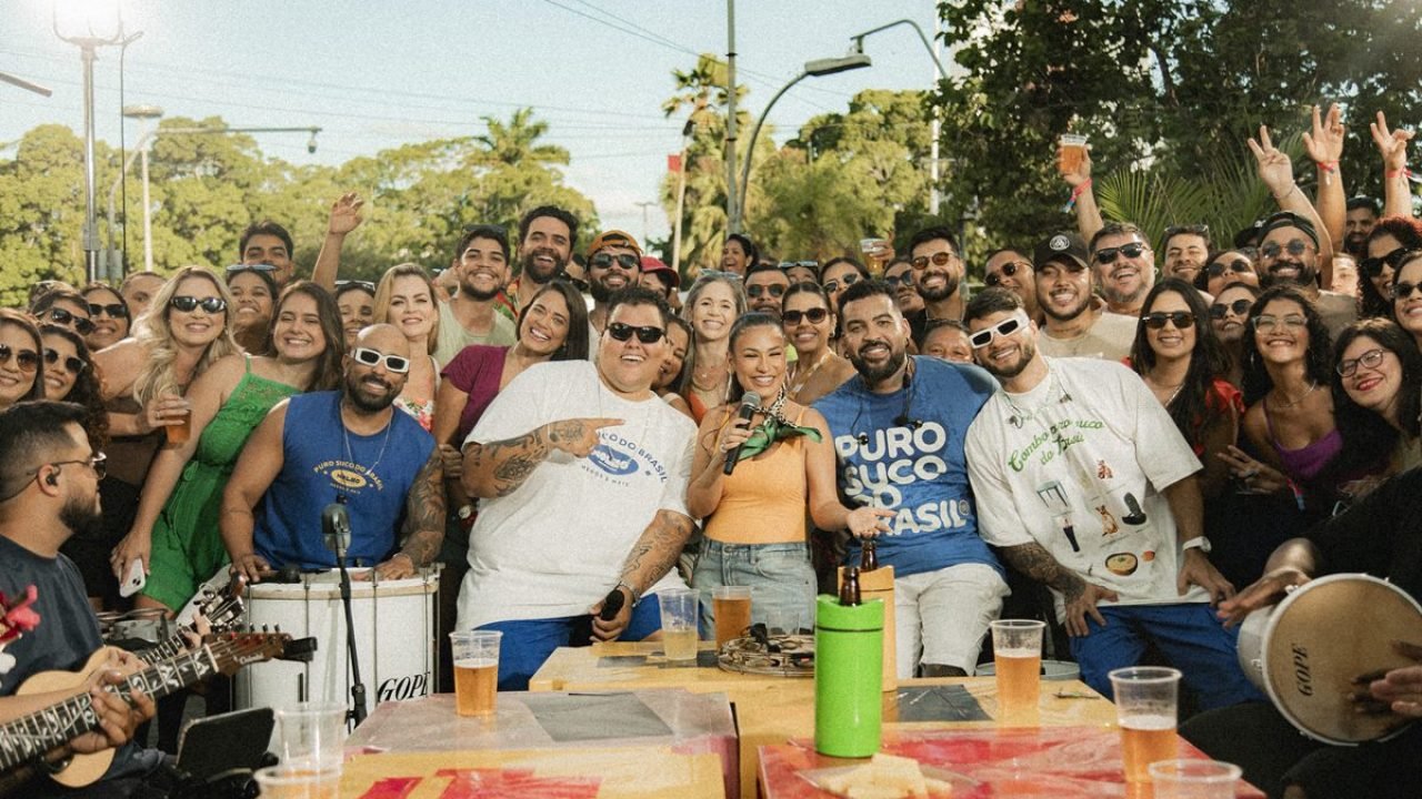 Foto colorida de Menos é Mais e Simone Mendes — Foto: 1 de 1 Foto colorida de Me