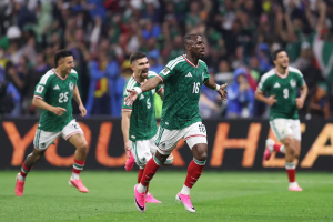 Mexico-domina-o-Equador-mantem-a-defesa-invicta-e-avanca-as-oitavas-do-mundial