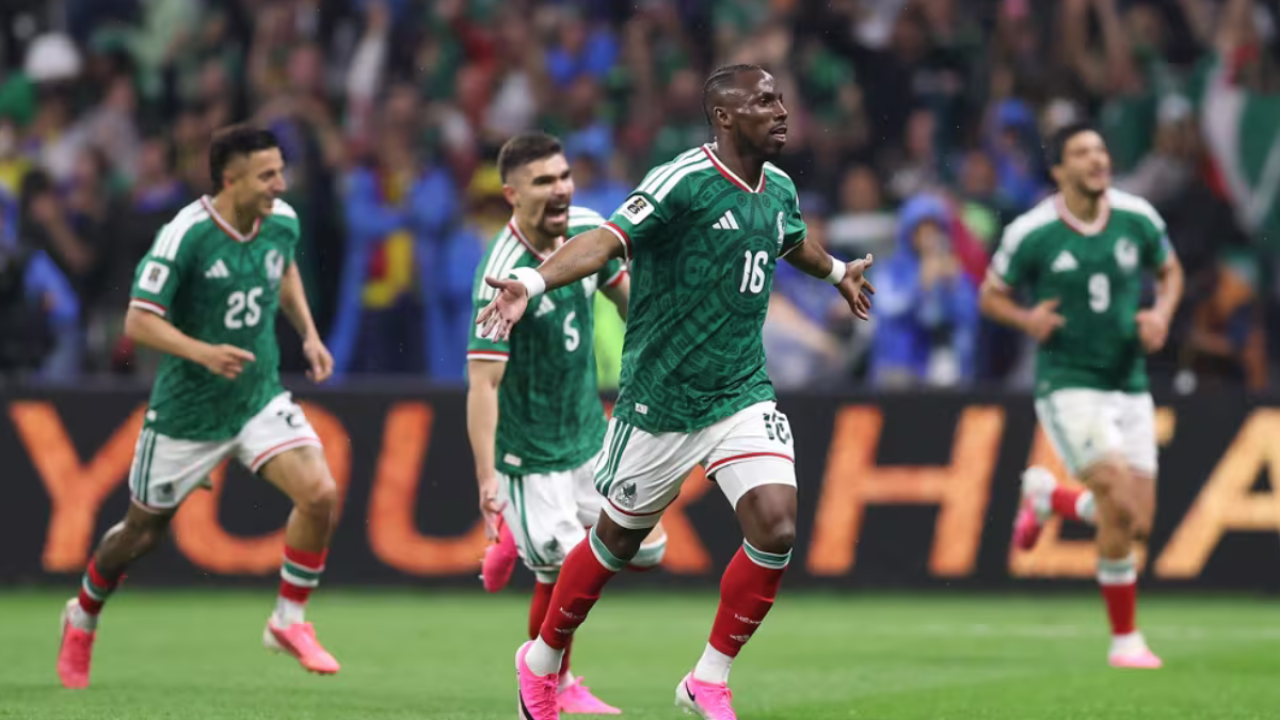 Mexico-domina-o-Equador-mantem-a-defesa-invicta-e-avanca-as-oitavas-do-mundial