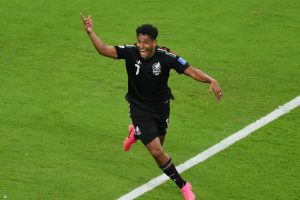 Luis Romo marca e garante a vitória e a classificação do México para o mata-mata