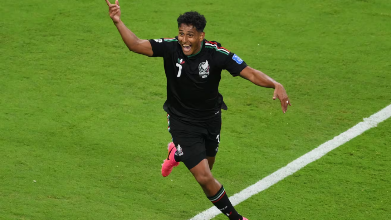 Luis Romo marca e garante a vitória e a classificação do México para o mata-mata