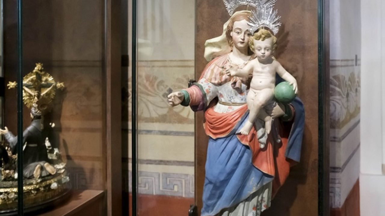 Nossa-Senhora-da-Luz-dos-Pinhais.jpg