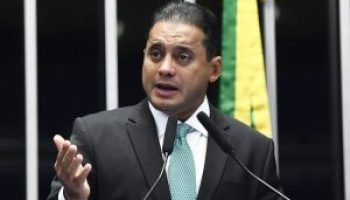 O-senador-Weverton-Rocha-PDT-MA-300x189-1