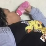 Mulher de 37 anos que se passava por criança e adotava comportamentos infantis,