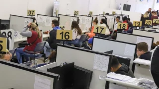 Agências do Trabalhador estão com vagas de emprego com carteira assinada — Foto: