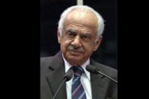 Pedro-Simon-foi-governador-do-Rio-Grande-do-Sul-de-1987-a-1990-300x154-1