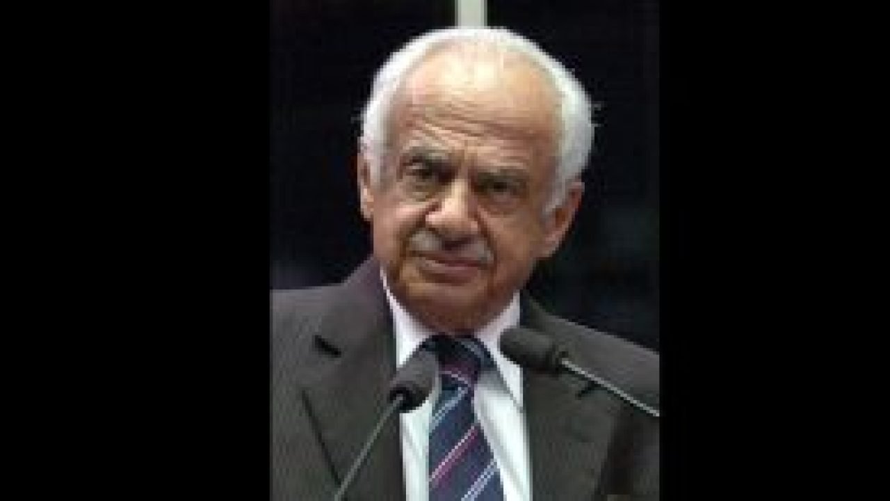 Pedro-Simon-foi-governador-do-Rio-Grande-do-Sul-de-1987-a-1990-300x154-1