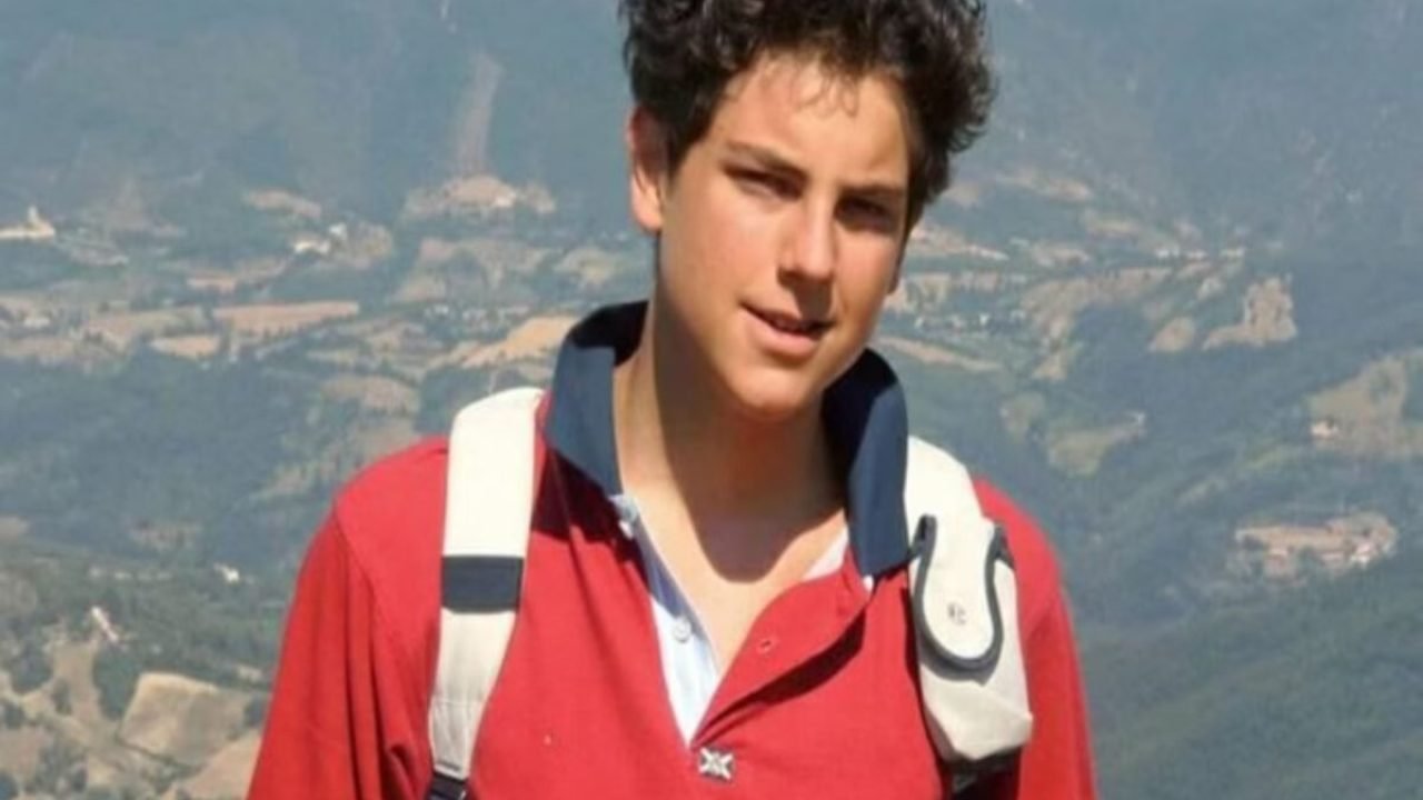 Foto: 1 de 1 A relíquia ex corpore do beato Carlo Acutis está em peregrinação na