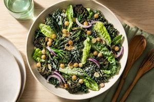 Salada-Caesar-de-Broccolini-Grelhado-com-Couve-e-Grao-de-Bico.jpg