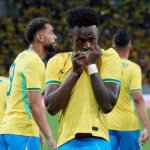 Brasil goleia o Panamá por 6 a 2 no Maracanã diante de mais de 70 mil torcedores