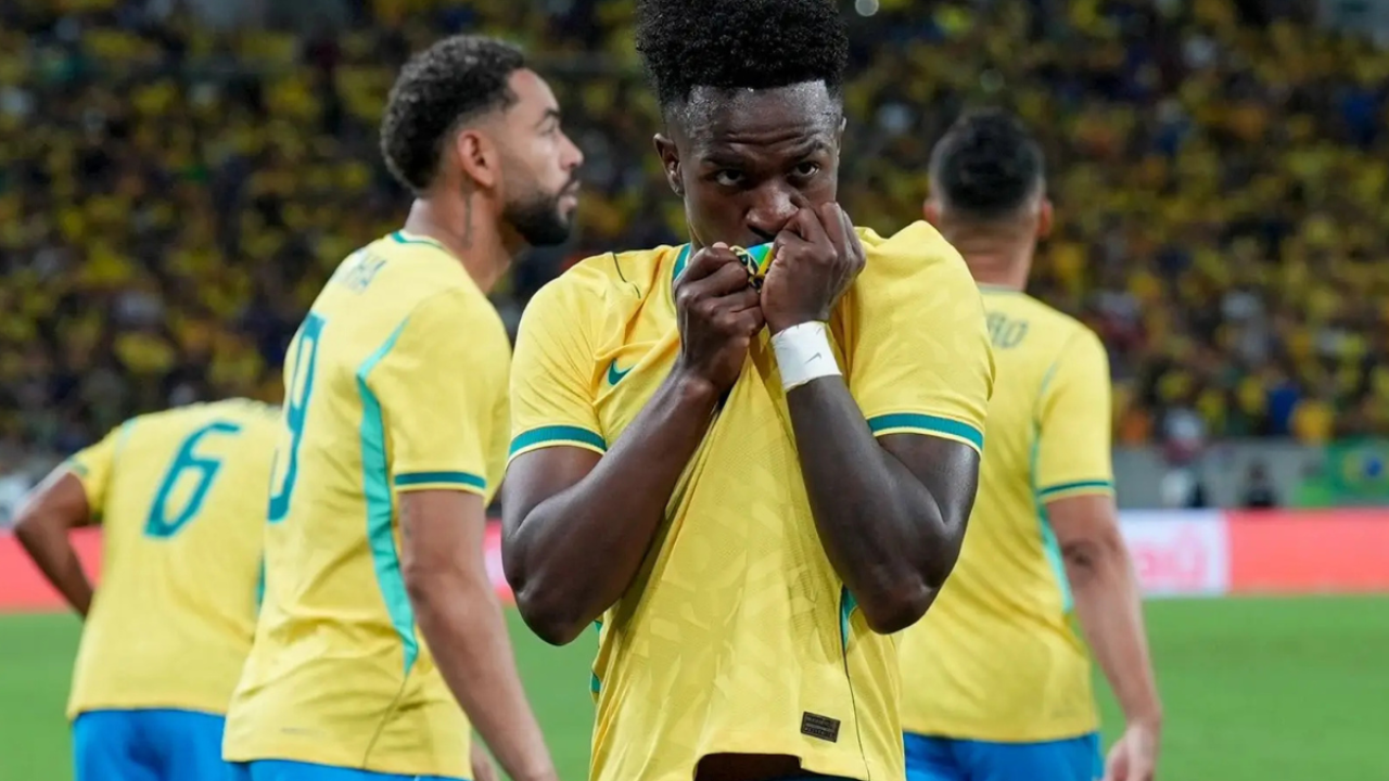 Brasil goleia o Panamá por 6 a 2 no Maracanã diante de mais de 70 mil torcedores