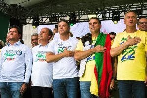 Sergio-Moro-e-Flavio-Bolsonaro-em-Porto-Alegre.jpg