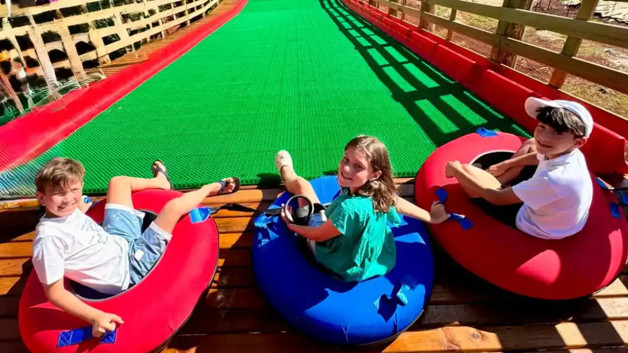 O Tubing Escorregassauro é uma nova atração do Dreams Park Show em Foz do Iguaçu